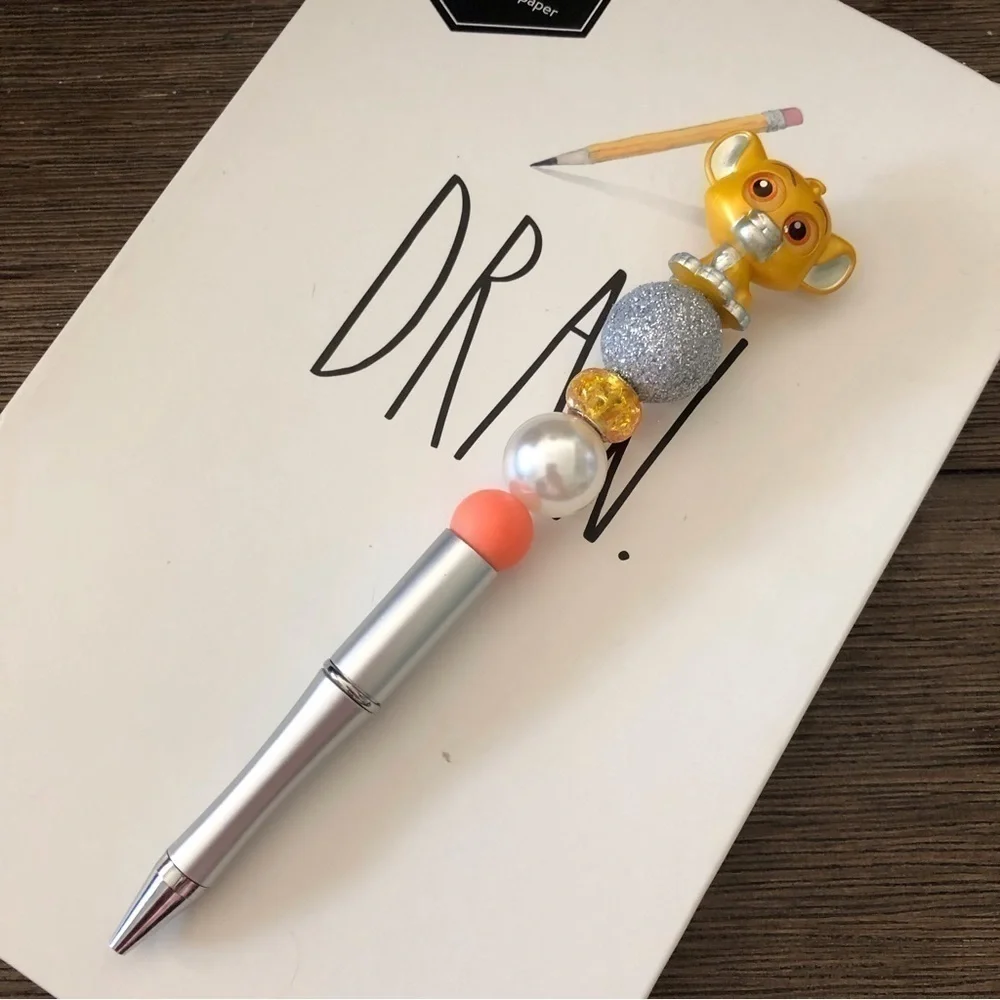 Disney Doorables: The Lion King: Simba 100 years handmade beaded pen